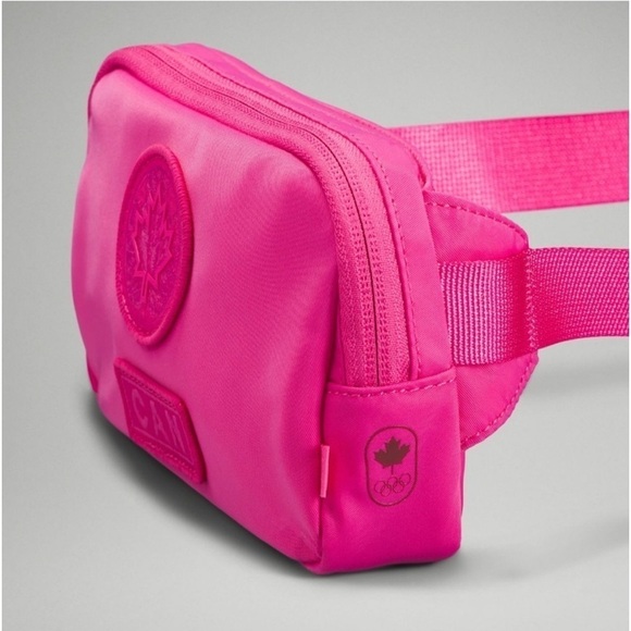 NEW Team Canada sonic pink mini belt bag - Picture 4 of 7